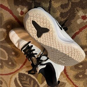 Nike Women's White and Black Athletic Sneakers